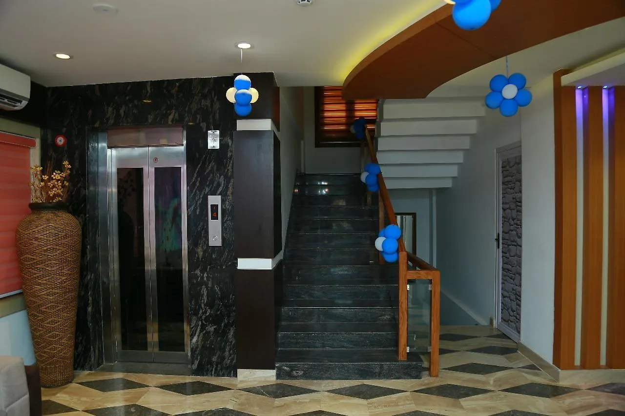 Seabreeze Rest Inn كانور فندق